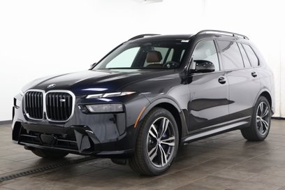 New 2025 BMW X7 M60i w/ Climate Comfort Package