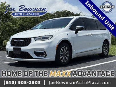 Used 2023 Chrysler Pacifica Limited