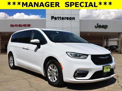 Used 2023 Chrysler Pacifica Touring-L