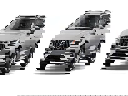 Certified 2022 Volvo XC60 B5 Momentum w/ Advanced Package