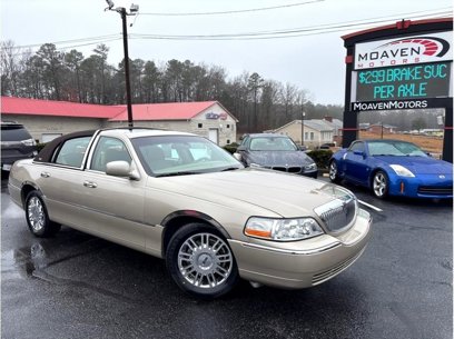 Used 2007 Lincoln Town Car Signature Limited