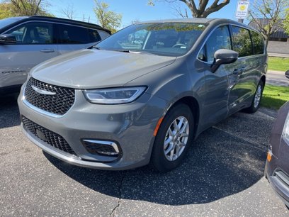 Certified 2023 Chrysler Pacifica Touring-L
