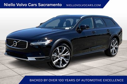 New 2025 Volvo V90 B6 Cross Country Ultra w/ Protection Package Premier