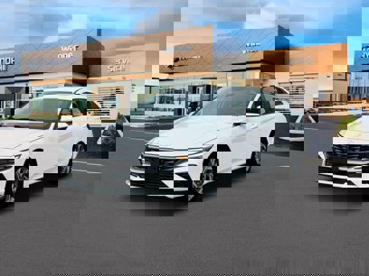 New 2025 Hyundai Elantra SEL