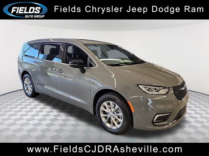 New 2025 Chrysler Pacifica Select