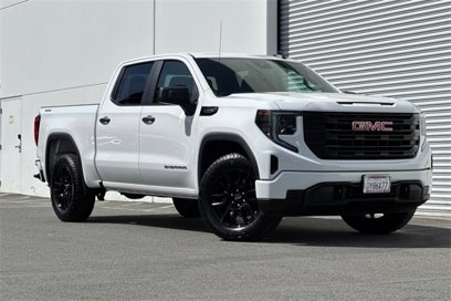 Used 2025 GMC Sierra 1500 Pro w/ Graphite Edition