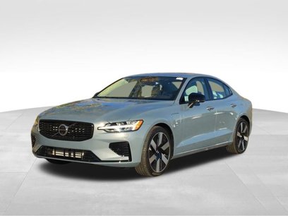 New 2024 Volvo S60 T8 Plus w/ Climate Package