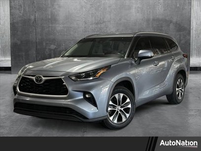 Used 2021 Toyota Highlander XLE