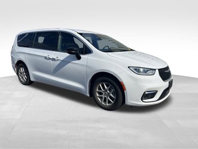 Used 2024 Chrysler Pacifica Touring