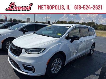 New 2026 Chrysler Pacifica Select