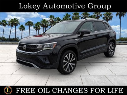 Certified 2022 Volkswagen Taos SE w/ Panoramic Sunroof Package