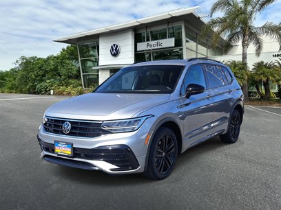 Certified 2022 Volkswagen Tiguan SE R-Line