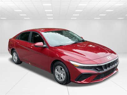 New 2025 Hyundai Elantra SE