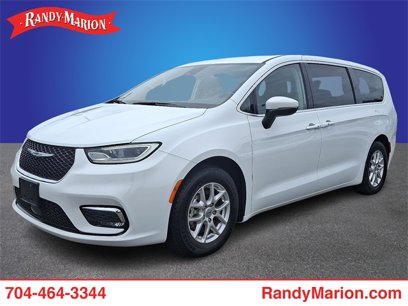 Used 2023 Chrysler Pacifica Touring-L