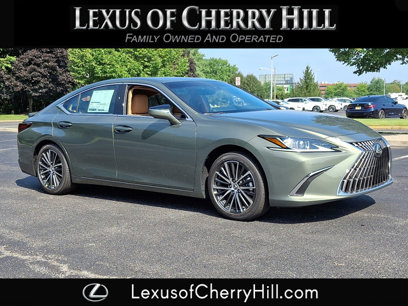 New 2025 Lexus ES 350 w/ Premium Package