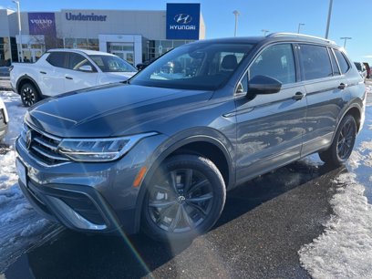 New 2024 Volkswagen Tiguan SE