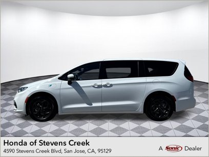 Used 2023 Chrysler Pacifica Touring-L w/ S Appearance Package
