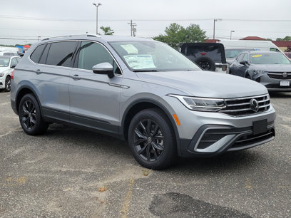 New 2024 Volkswagen Tiguan SE