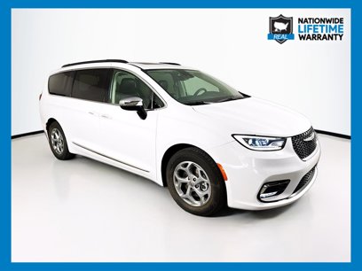 Used 2023 Chrysler Pacifica Limited