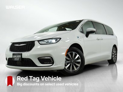Used 2023 Chrysler Pacifica Touring-L