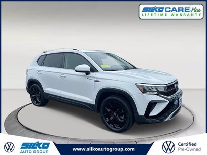 Certified 2022 Volkswagen Taos SE w/ Panoramic Sunroof Package