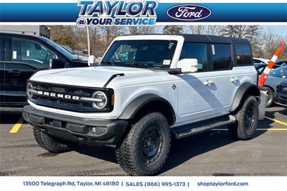 New 2025 Ford Bronco Outer Banks w/ Sasquatch Package