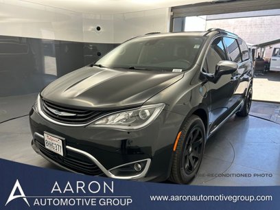 Used 2018 Chrysler Pacifica Limited w/ Advanced Safetytec Group