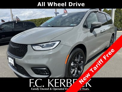 Used 2023 Chrysler Pacifica Touring-L w/ S Appearance Package