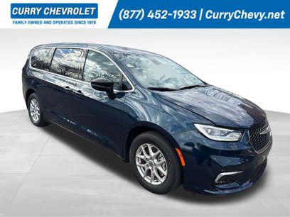 Used 2024 Chrysler Pacifica Touring-L