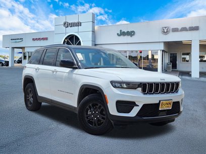 New 2024 Jeep Grand Cherokee Laredo