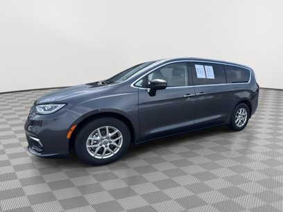 Used 2023 Chrysler Pacifica Touring-L