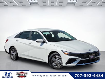 New 2025 Hyundai Elantra SE