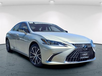 Certified 2023 Lexus ES 350 w/ Premium Package