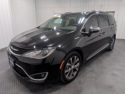 Used 2018 Chrysler Pacifica Limited w/ Tire & Wheel Group