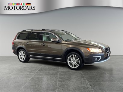 Used 2016 Volvo XC70 T5 Premier w/ Proximity Package