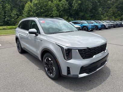 New 2025 Kia Sorento S w/ Panoramic Sunroof Package