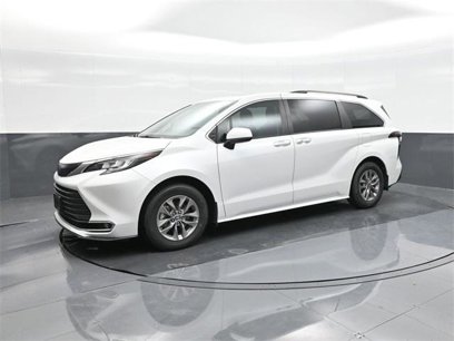 Certified 2023 Toyota Sienna XLE