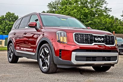Used 2024 Kia Telluride EX w/ EX Captain's Chair Package