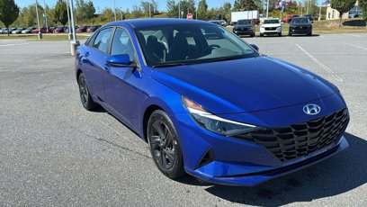 Certified 2023 Hyundai Elantra SEL w/ Cargo Package
