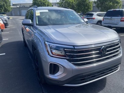 Used 2024 Volkswagen Atlas SE w/ Black Wheel Package