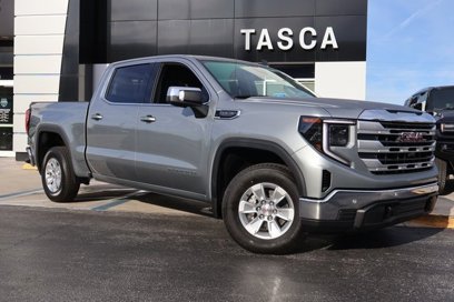 New 2025 GMC Sierra 1500 SLE w/ Preferred Package