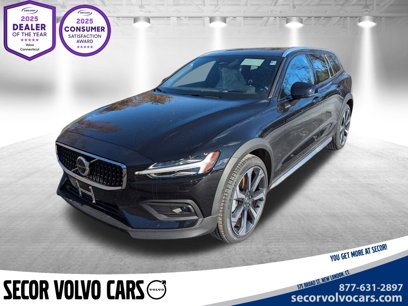 New 2025 Volvo V60 B5 Cross Country Ultra w/ Protection Package Premier