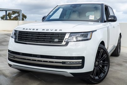 New 2025 Land Rover Range Rover SE