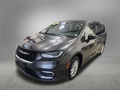 Used 2023 Chrysler Pacifica Touring-L