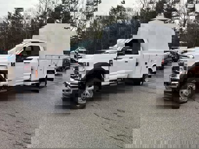 New 2025 Ford F550 4x4 SuperCab Super Duty