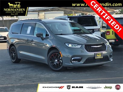 Certified 2022 Chrysler Pacifica Touring-L