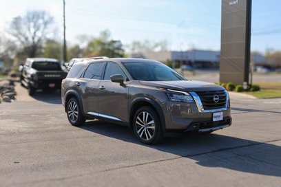 Used 2024 Nissan Pathfinder Platinum