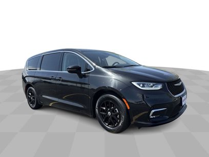 Used 2023 Chrysler Pacifica Touring-L