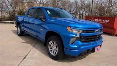 New 2025 Chevrolet Silverado 1500 RST w/ LPO, Dark Essentials Package
