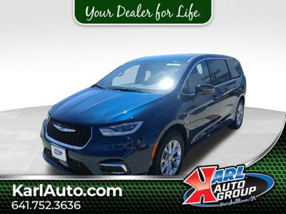 New 2025 Chrysler Pacifica Select
